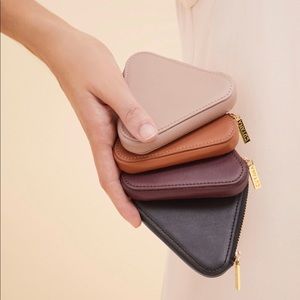 Cuyana - Triangle Pouch